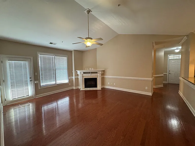 210 Fountainhead Ln #203 — Photo 4