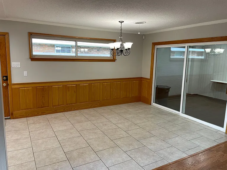 2204 Indiana Ave — Photo 18