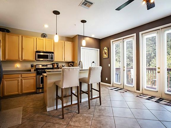 4th image of 3049 Pointeview Dr