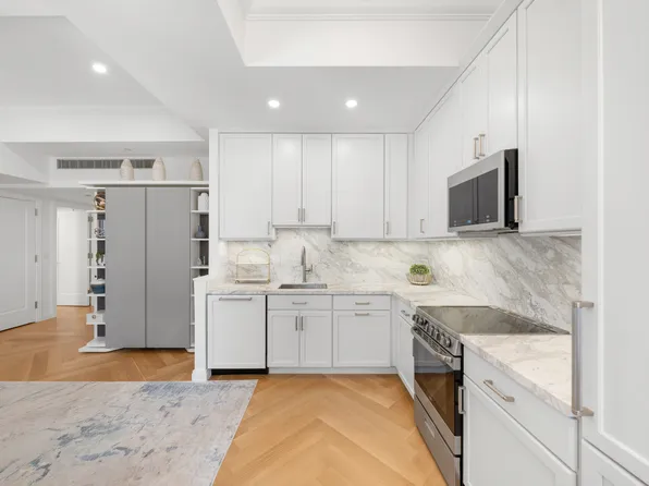 160 Central Park South image 5 of 20