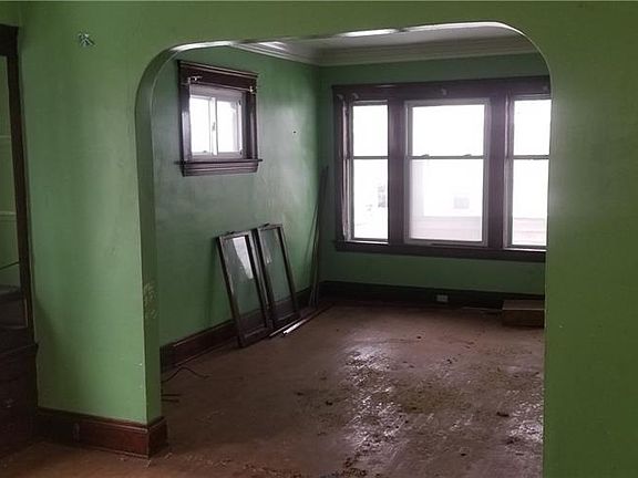 3rd image of 11225 Parkview Ave