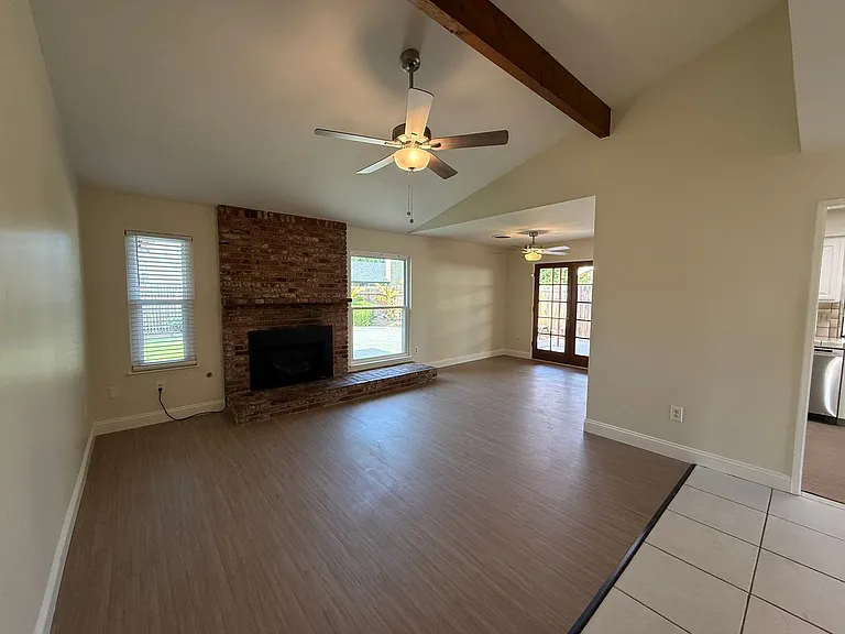 5801 Baywood St — Photo 3