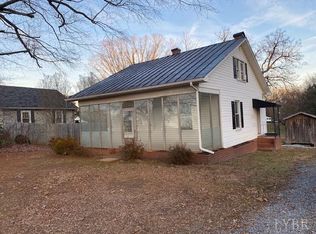 302 Prospect Rd, Hurt, VA 24563