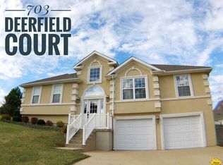 703 Deerfield Ct, Warrensburg, MO 64093
