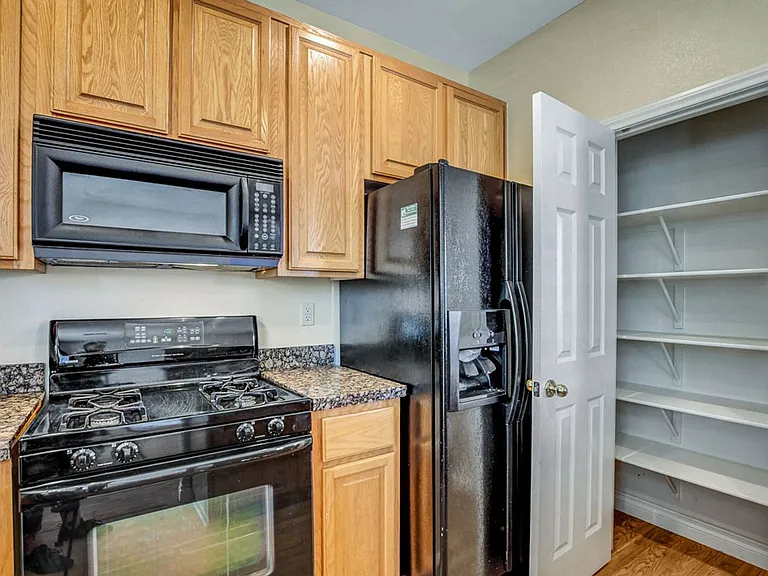 8737 Radiant Ruby Ave — Photo 17