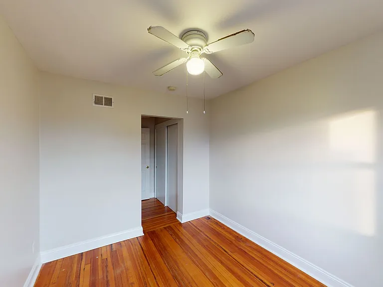 542 Chapel St #4 — Photo 10