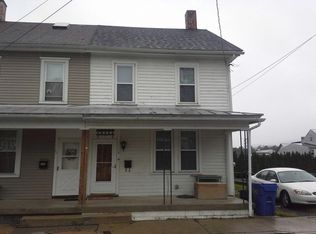 15 N Front St, Womelsdorf, PA
