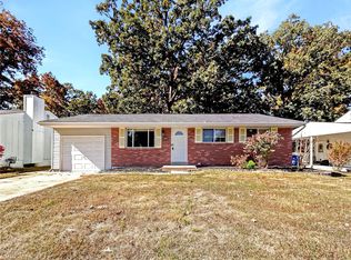 2207 Gladiator Dr, Fenton, MO 63026
