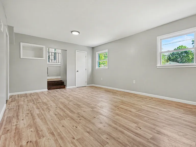 5439 Kerry Ln — Photo 9