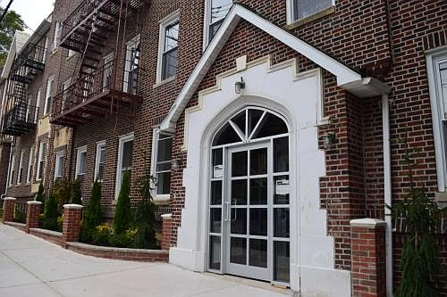 1st image of 157 Daniel Low Ter APT 4G