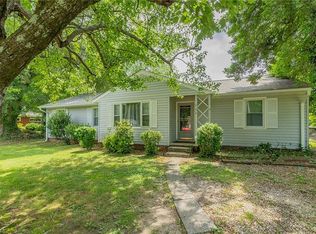 704 Summit Rd, High Point, NC 27265