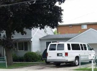 294 W Strong St, Wheeling, IL 60090