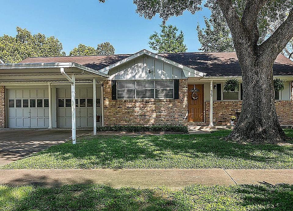 1st image of 2707 Dewberry Ln