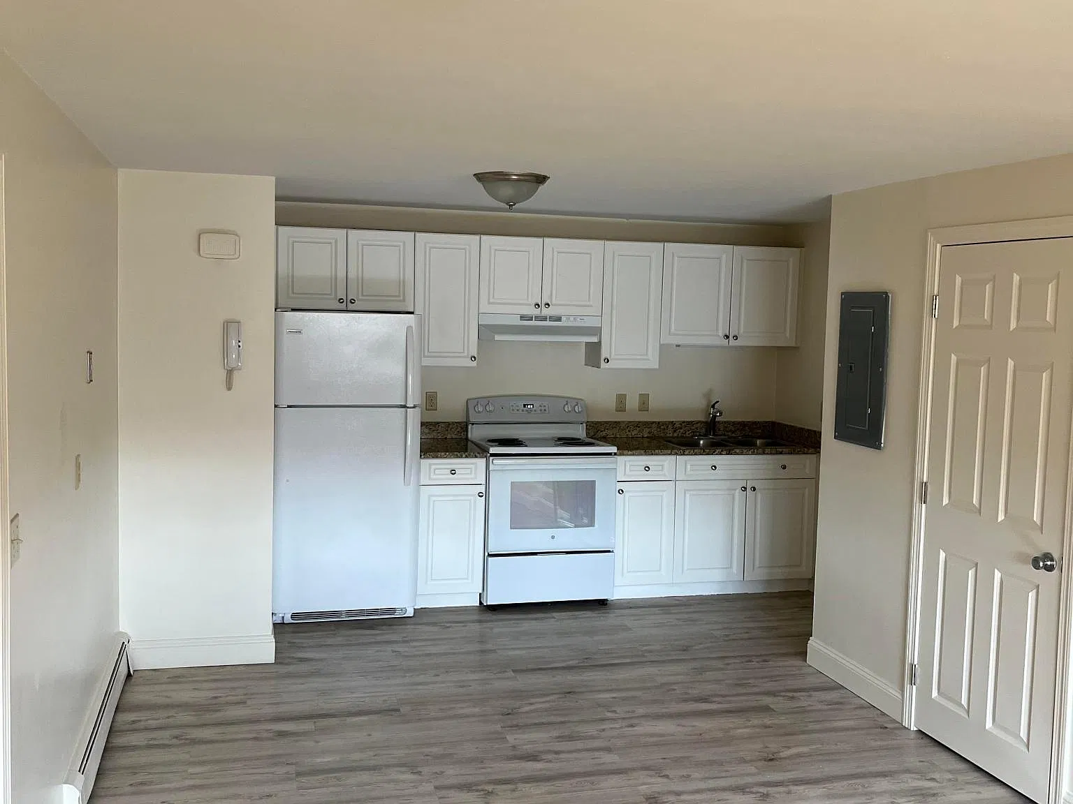 531 Main St — Photo 3