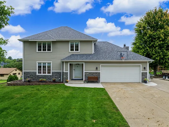 818 SE Walnut Ridge Dr, Waukee, IA 50263