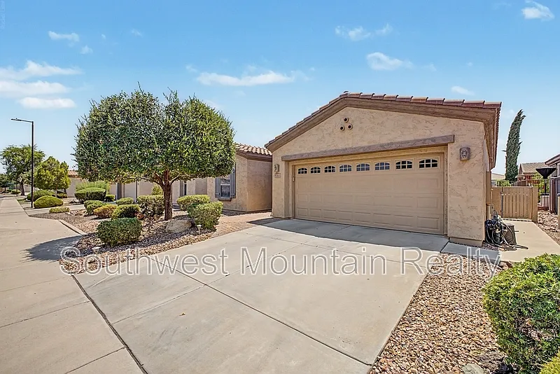 2 bed, 2.0 bath, 1308 sqft, $1,995 — Photo 3