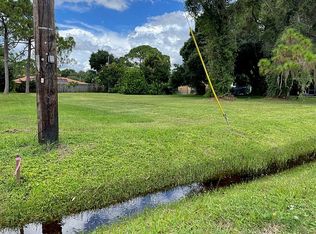 5 Venetia St #A, Nokomis, FL 34275