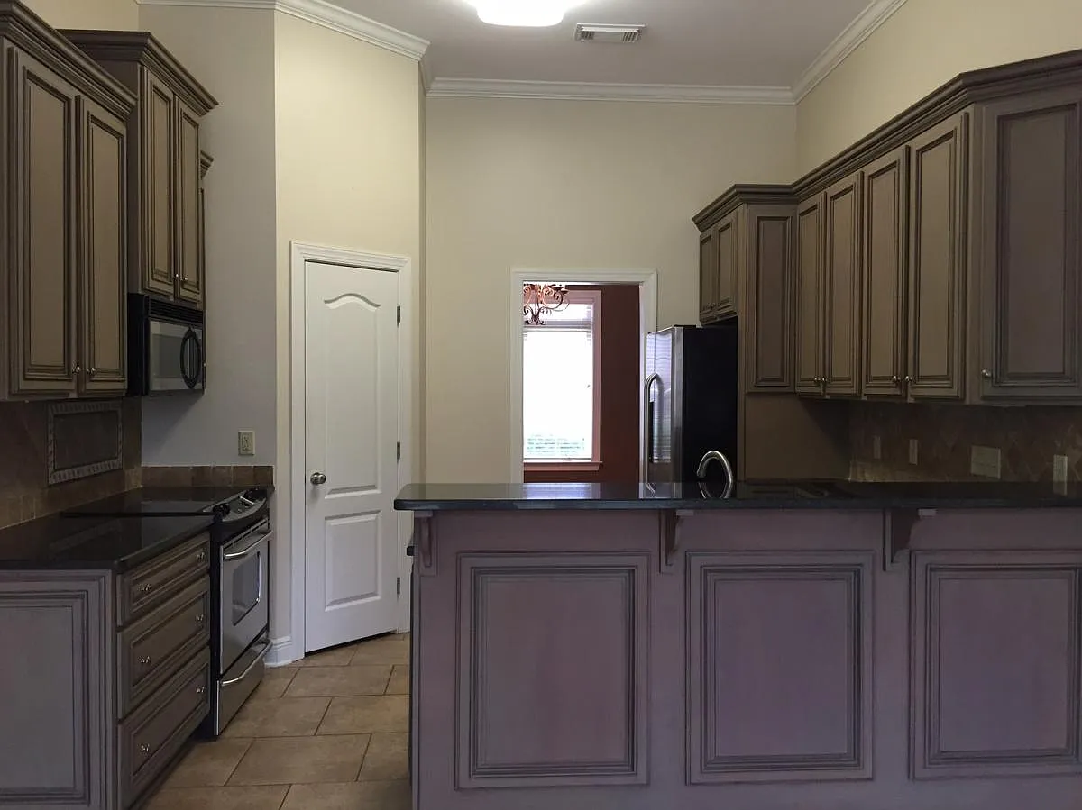 5 bed, 2508 sqft, $2,900 — Photo 4