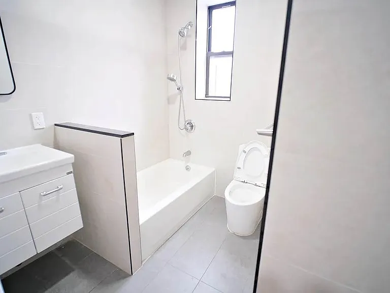 545 W 125th St #67 — Photo 6