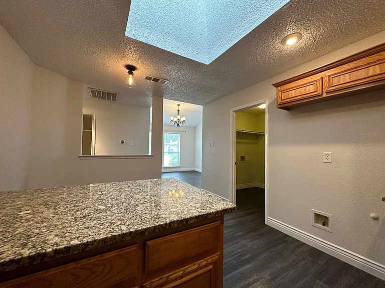 5900 Aloe Ct — Photo 9