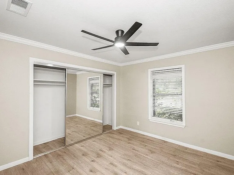 5037 W 43rd St — Photo 22