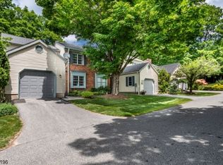 104 Goldfinch Mdws, Hackettstown, NJ 07840