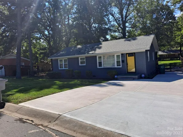 4820 Fireside Dr, Charlotte, NC 28213