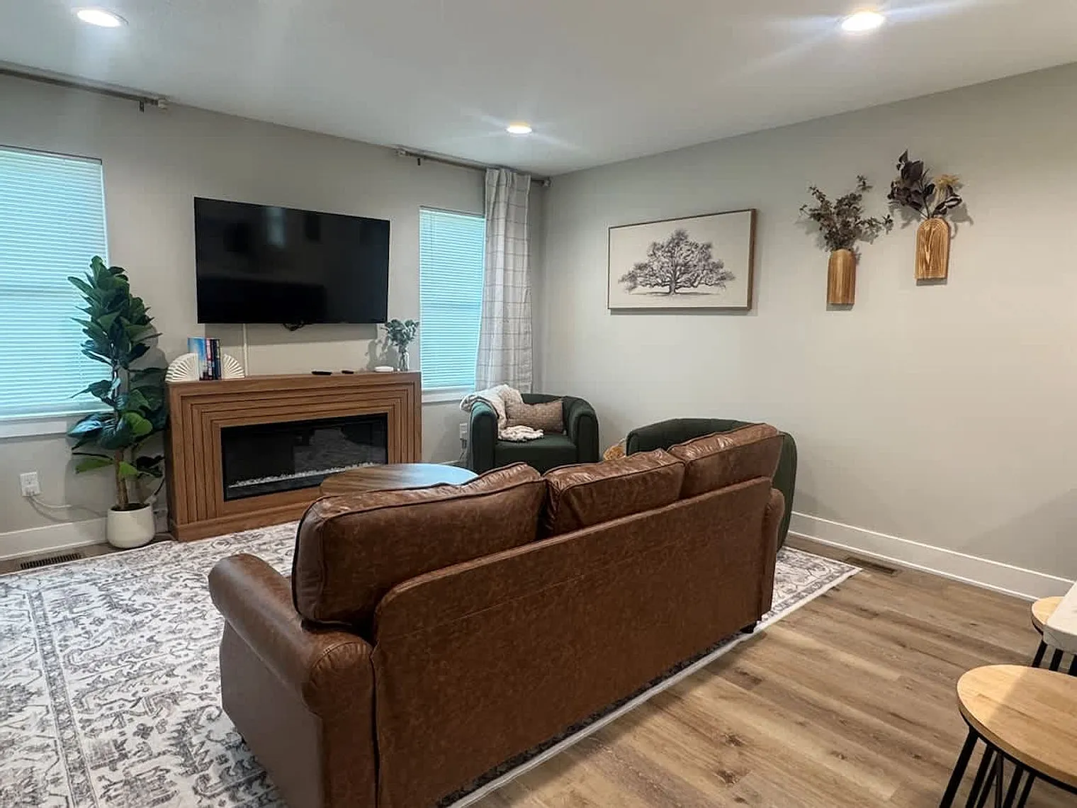 3 bed, 2.0 bath, $4,763 — Photo 3