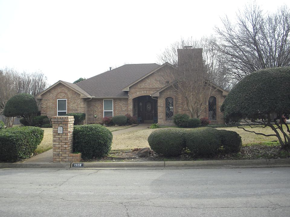 1st image of 1508 Rosewood Dr