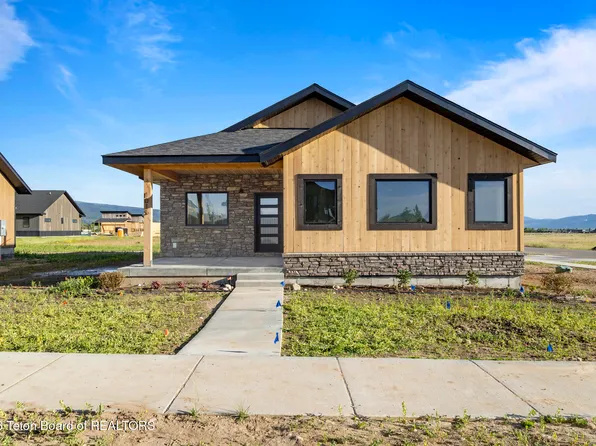 1015 Iroquois Ave, Driggs, ID 83422