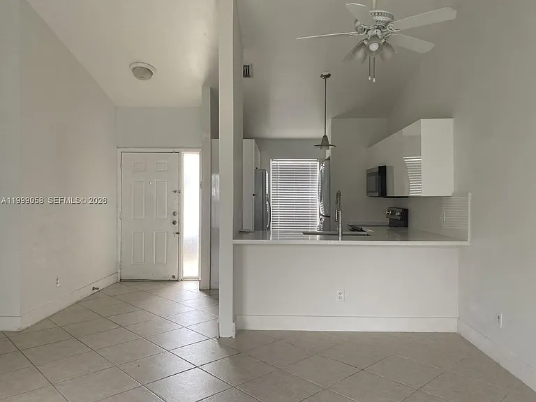 219 SE 8th St #601 — Photo 5