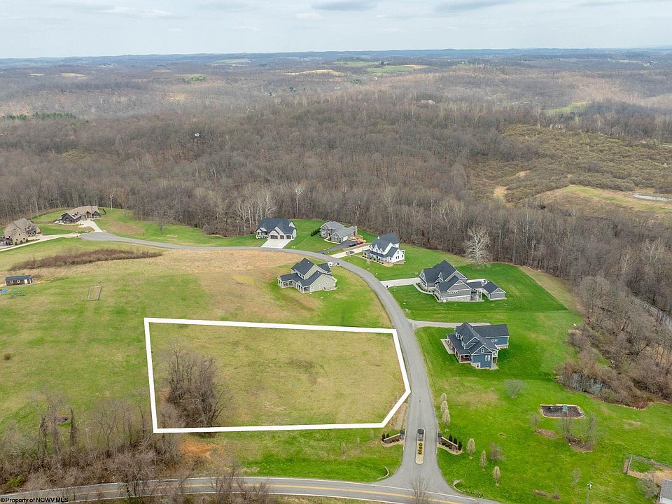 1st image of 15 Belgian Ln