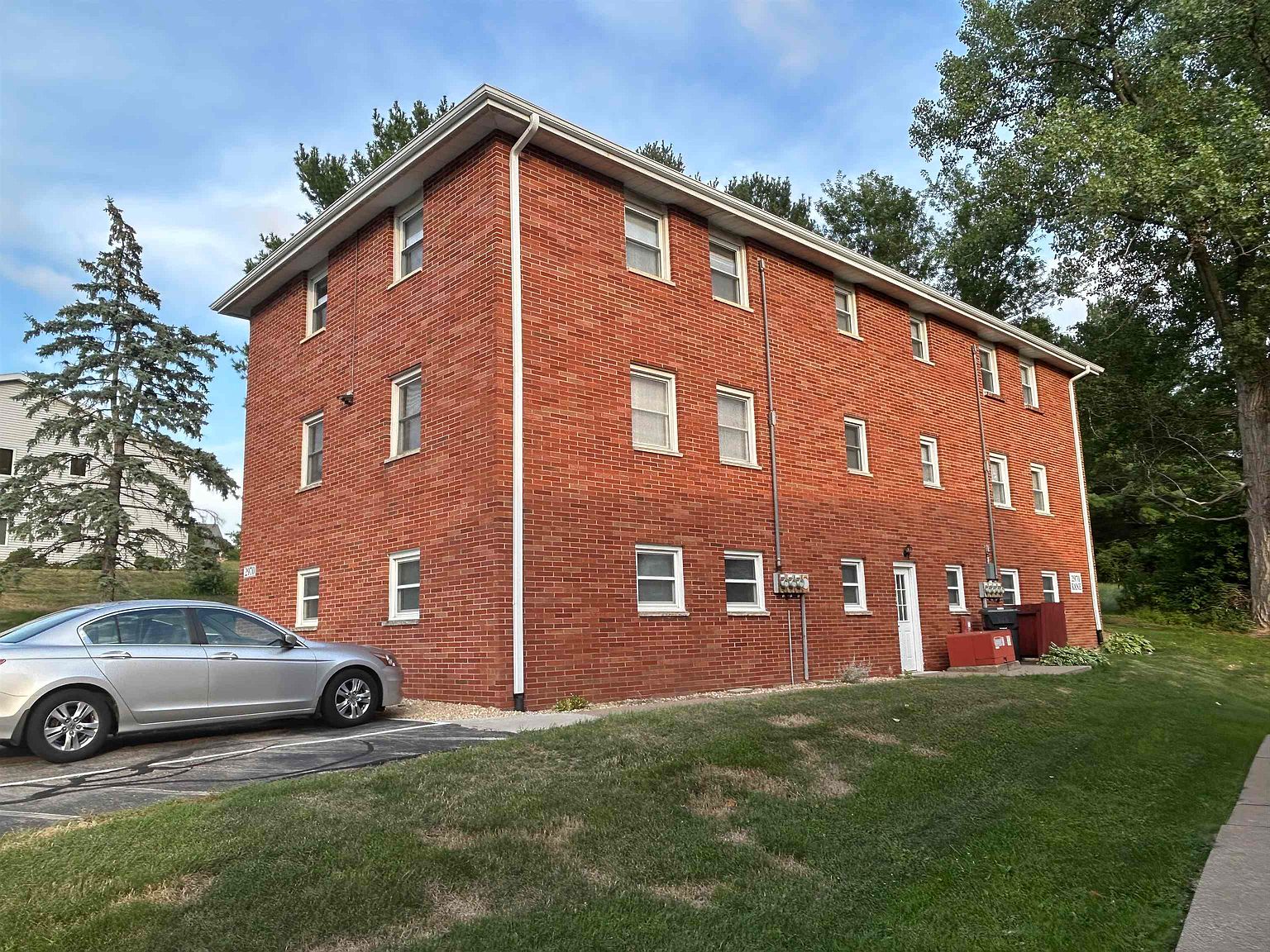 2970 Kane St, Dubuque, IA 52001 Zillow