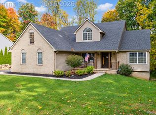 3592 Prescott Dr, Howell, MI 48843