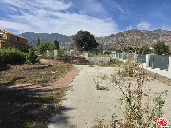 109 E Las Flores Dr, Altadena, CA 91001