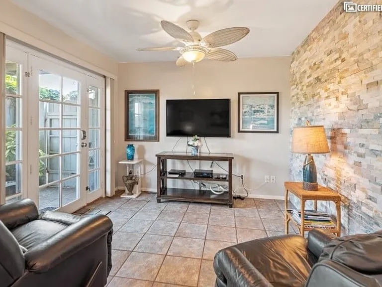 5118 W Point Loma Blvd — Photo 1