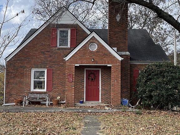 2nd image of 916 S Cannon Blvd