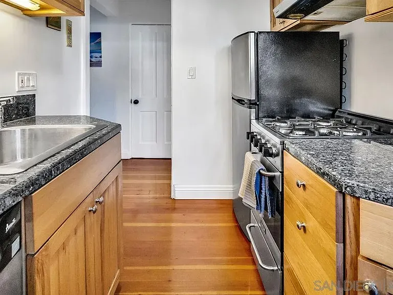 1315 Cave St — Photo 19