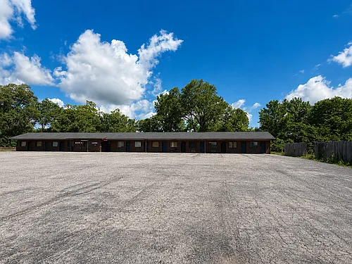 115 E Valley View Dr Photo 1