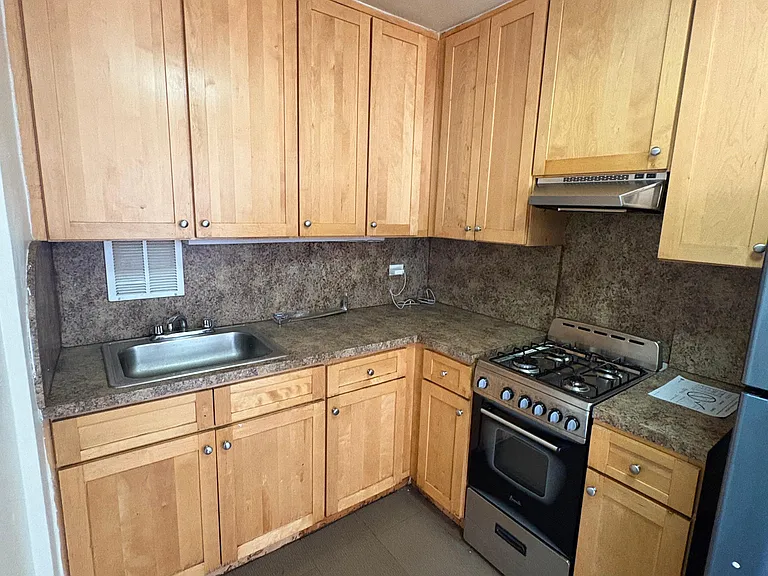17542 Hillside Ave #3U — Photo 6