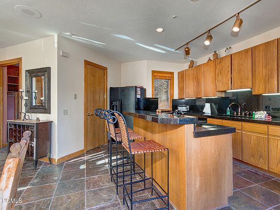 4th image of 1134 Pinnacle Dr