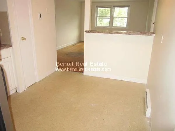 30 Derby St #3 — Photo 3