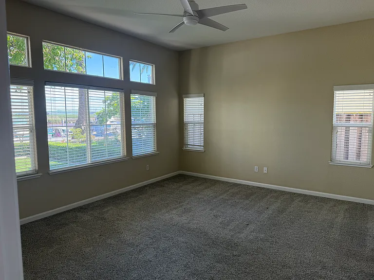 1131 Park Ln — Photo 8