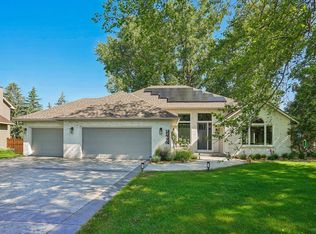 11778 Tanglewood Dr, Eden Prairie, MN 55347