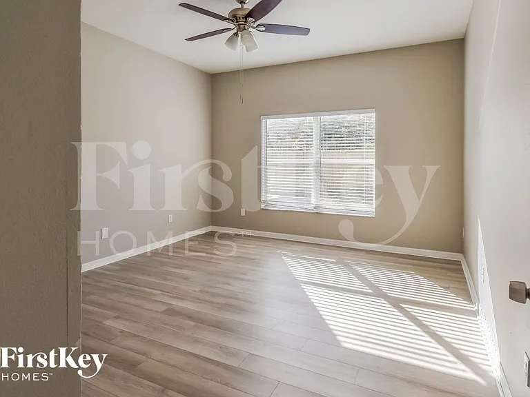 722 Parsons Pointe St — Photo 8