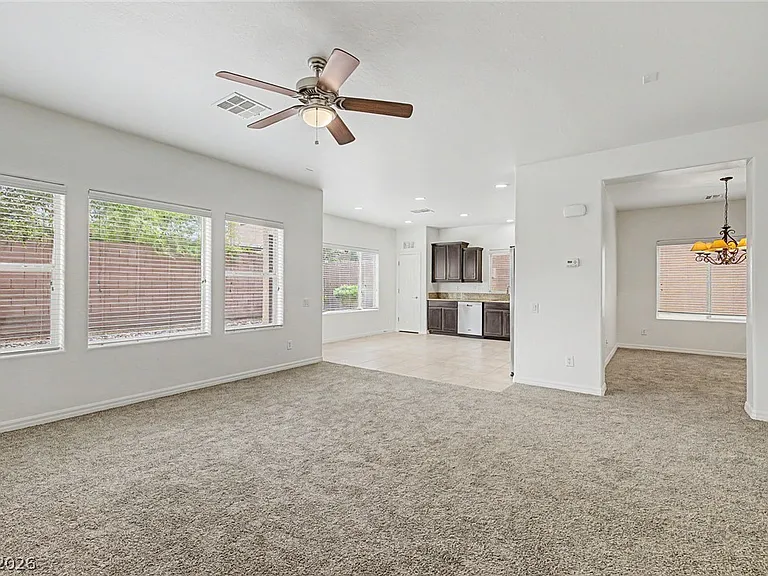 2608 Romarin Ter — Photo 8