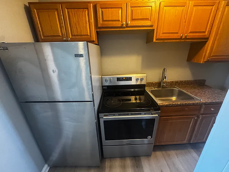 77 Chase Ave #E — Photo 1