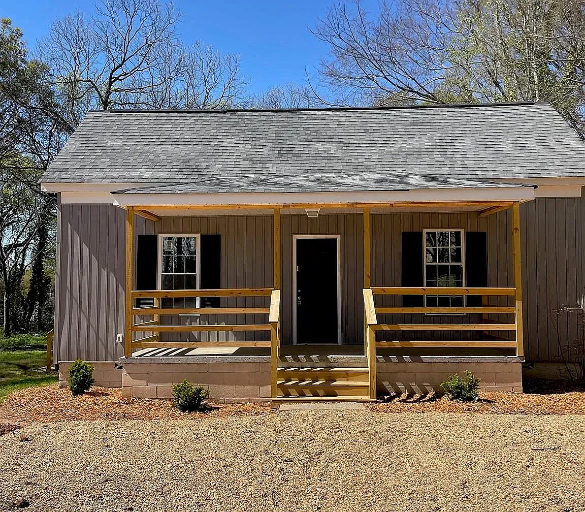 3 bed, 1078 sqft, $1,900 — Photo 3