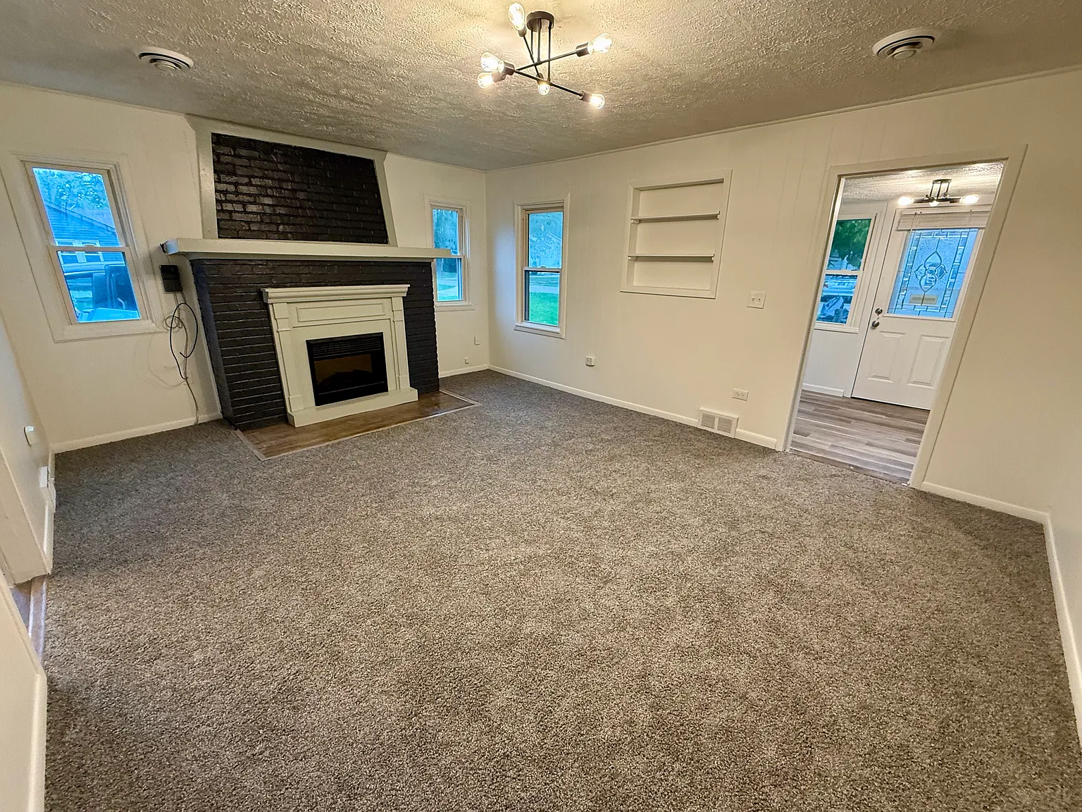 2 bed, 989 sqft, $1,450 — Photo 4