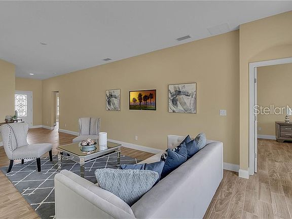 4th image of 55 Orchid Ct